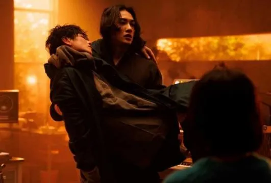 町田啓太分享，他在佐藤健身上感受到強烈的熱情及行動力。（圖／Netflix提供）