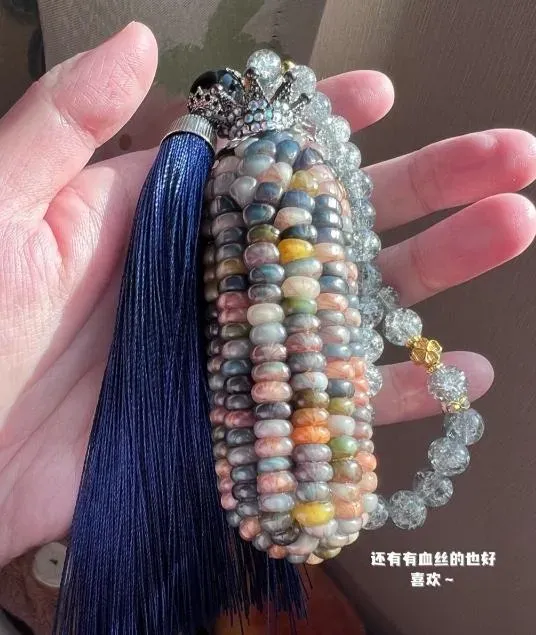 有網友把玉米做成吊飾。（圖/翻攝網友靴下貓腰子）