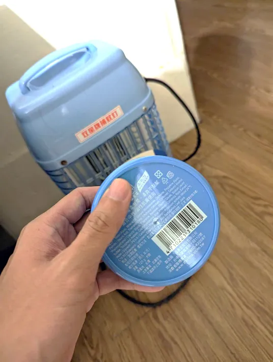 捕蚊燈加乳液成滅蚊神器。（圖／環境部化學知識地圖）