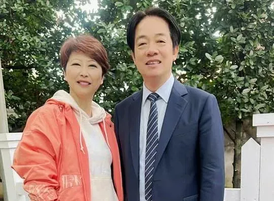 陳亭妃與賴清德。（圖／翻攝陳亭妃臉書）