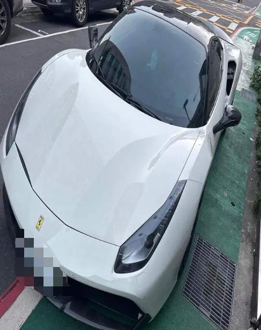 孫炫東的法拉利超跑。（圖／警方提供）