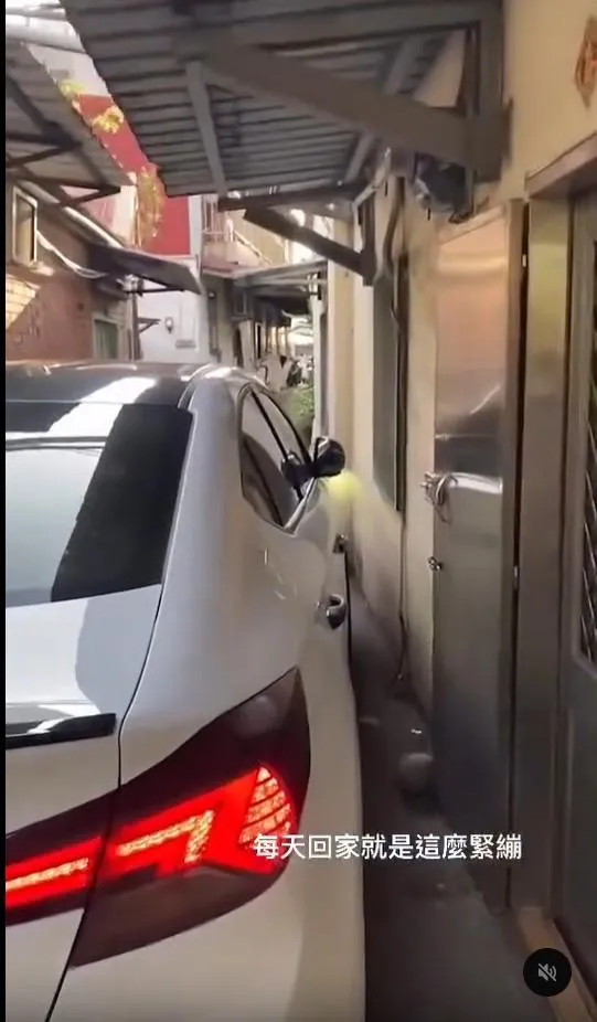 車輛幾乎沒有空間。(圖/翻攝@y._uc7 Threads)