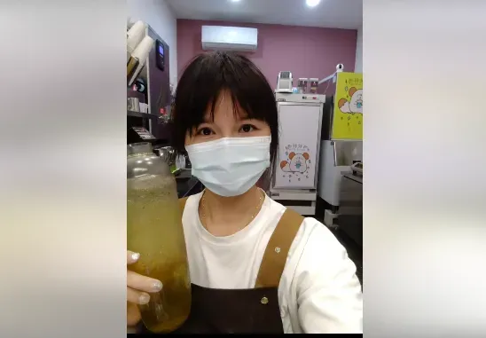 大千金飲茶陳姓老闆娘。(圖/翻攝大千金飲茶FB)