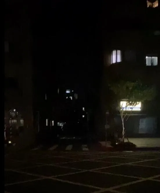 新北市板橋區驚傳大停電。（圖／翻攝yiting._.0715的Threads）