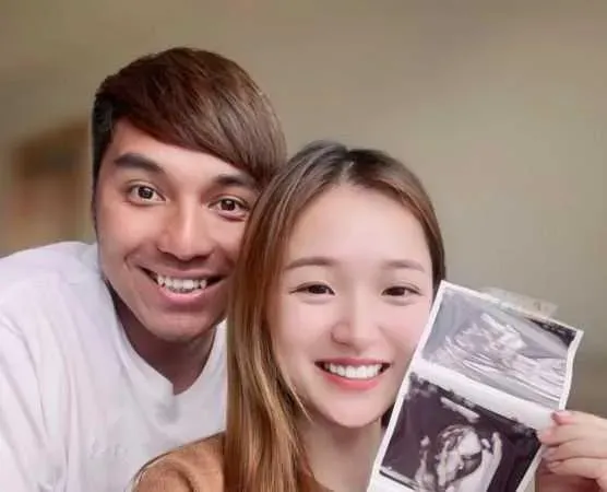 邱丹（左）和李芳結束3年婚姻。（圖／翻攝自邱丹IG）