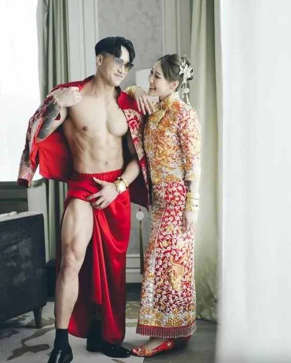 網紅健身教練William去年底才與交往七年的女友FaFa登記結婚。（圖／IG）