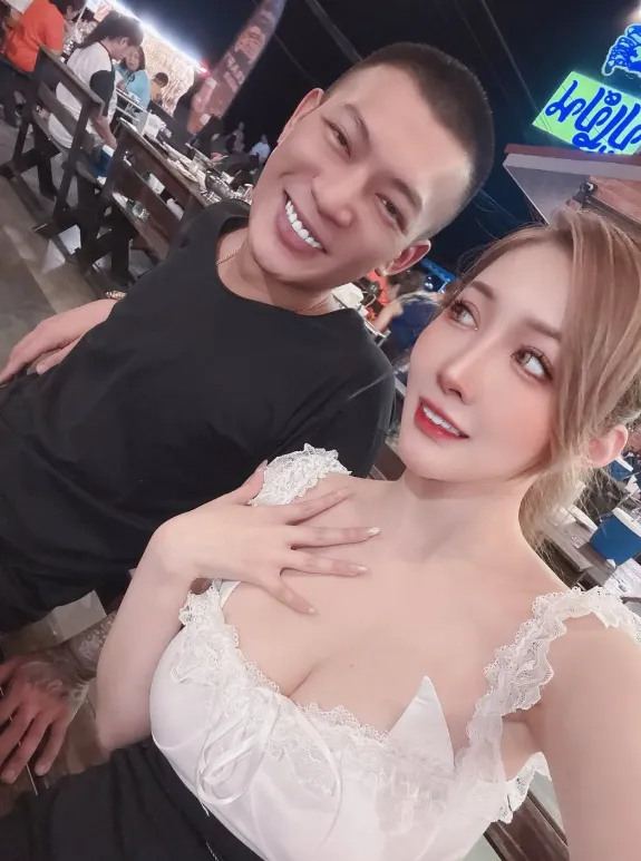 鳳梨與妻子歐菈都嚇壞了。（圖／翻攝自Instagram @yi0107）