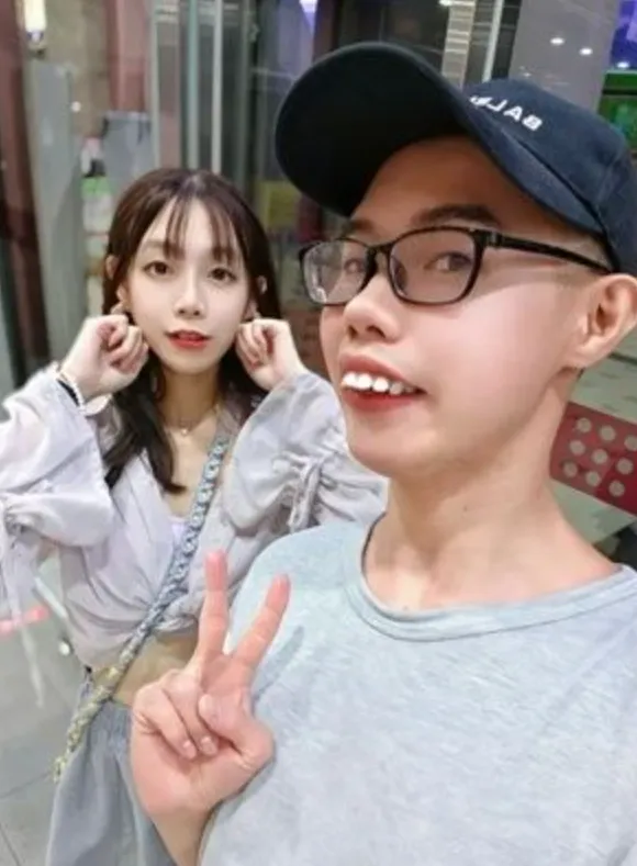 簡簡與鄧佳華合影。（圖／翻攝自IG）
