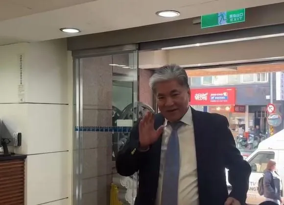 高金素梅遭檢調搜索,昔日戀人、國政基金會副董事長李鴻源表明很久沒聯絡了。(中天新聞)