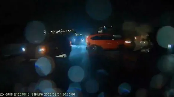 國道3號南下116.2公里竹南路段昨（4）日晚間發生4車連環撞事故。（圖／翻攝自threads／@judy8358）