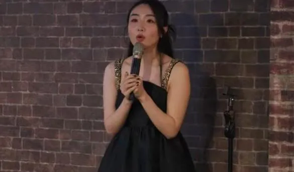 脫口秀演員林妍霏日前在節目中嘲諷李多慧說中文的口音。（圖／翻攝IG str_network）