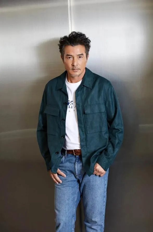 李銘順戲外個性和角色「李憲宏」有著極大落差。（圖／CATCHPLAY+ 提供）