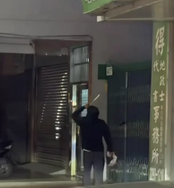 嫌犯逃逸畫面。（圖／民眾提供）