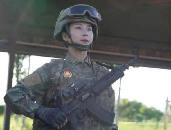 王爽是這次九三閱兵唯一女教練員。（圖/翻攝《網易》）