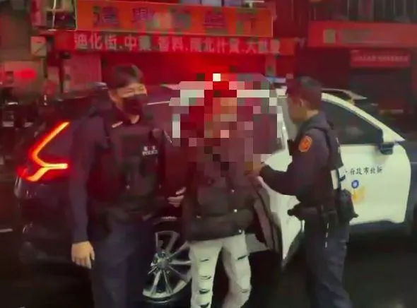 警方將龔男帶回偵訊。（圖／警方提供）