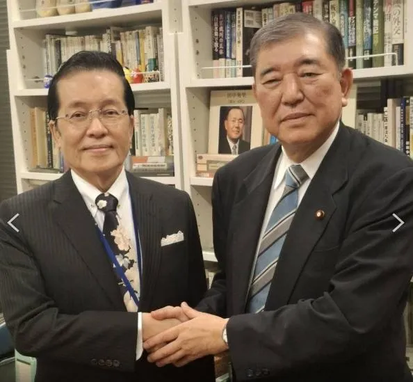 國民黨副主席張榮恭16日拜會日本前首相石破茂。(圖/國民黨提供)