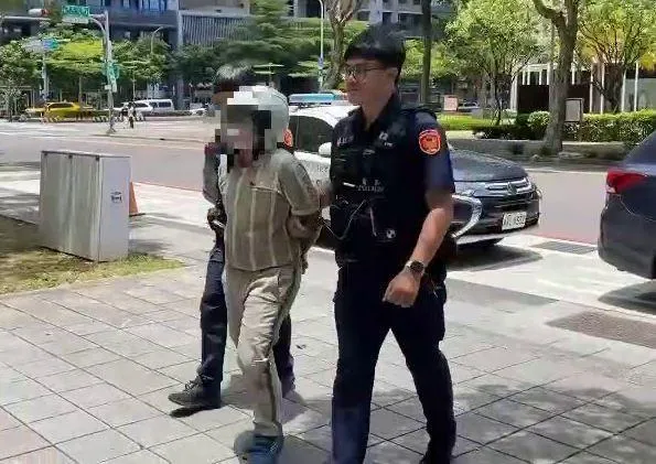 黑貓物流女殺害同事,新北地檢署晚間裁定羈押禁見。(圖/翻攝畫面)