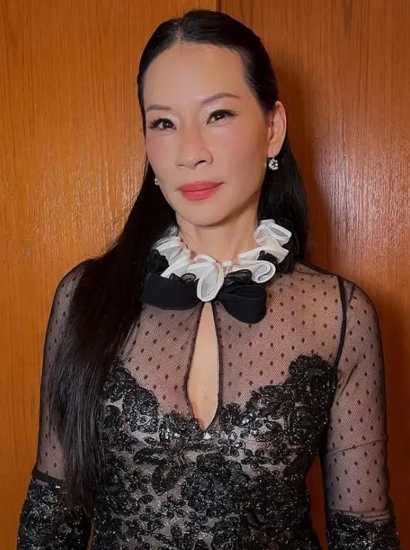 57歲華裔女星劉玉玲因飾演《艾莉的異想世界》中惡毒粗魯的胡靈而走紅。（圖／翻攝IG lucyliu）