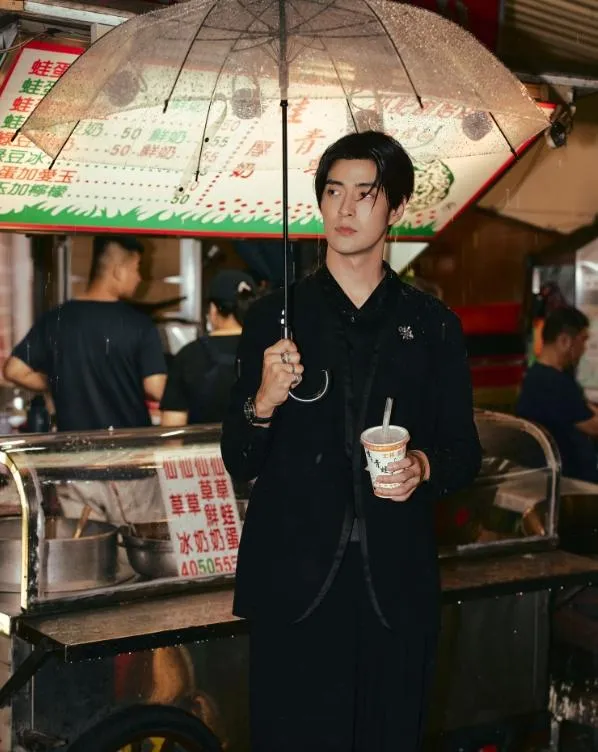 李銖銜分享造訪台灣夜市的照片。(圖/翻攝李銖銜IG)