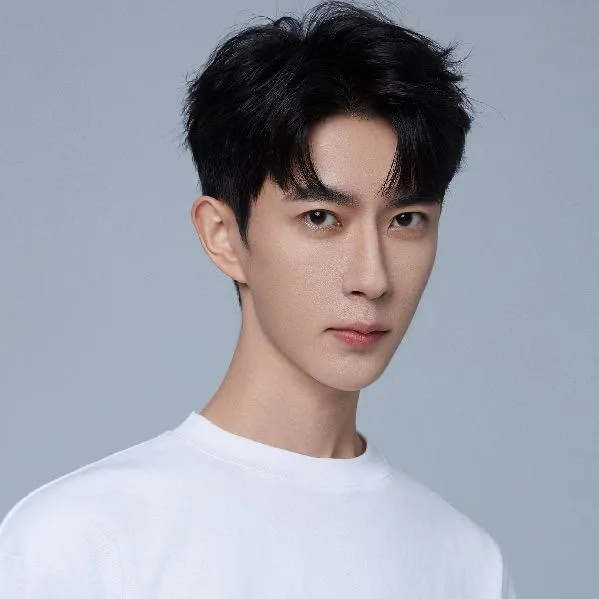 大陸知名男星于朦朧今日墜樓身故，享年37歲。（圖/翻攝自微博）