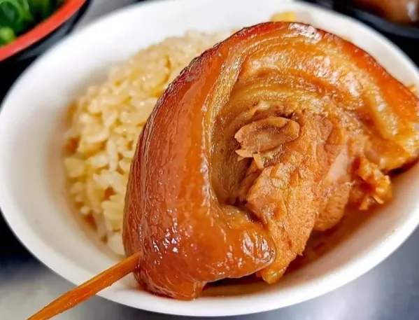 阿泉爌肉飯今日重磅回歸。(圖/翻攝自臉書/阿泉爌肉飯)