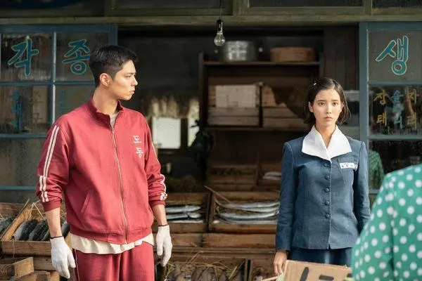 朴寶劍與IU(李知恩)合作《苦盡柑來遇見你》,是2人首次正式的戲劇合作。(圖/Netflix提供)