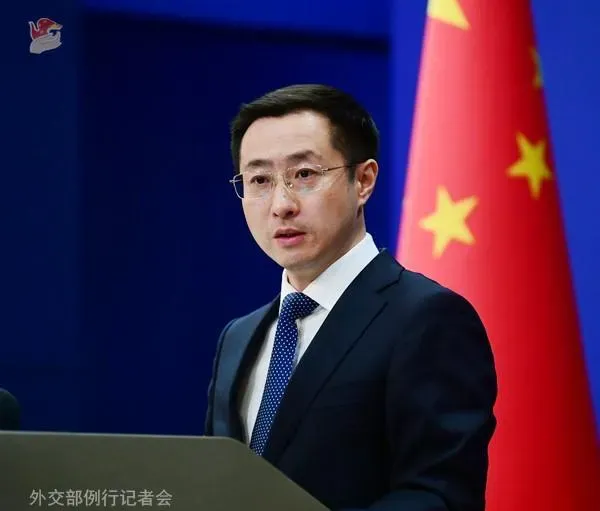 林劍主持大陸外交部例行記者會。(資料照/翻攝大陸外交部)