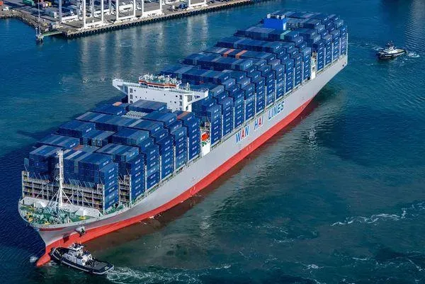 萬還今日公告擬斥資最高新台幣265億元，採購4艘1萬6000 TEU甲醇雙燃料預備全貨櫃輪。（圖/資料照）