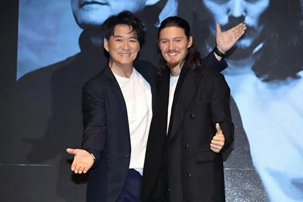 周華健（左）和周厚安是演藝圈知名父子檔，感情相當好。（圖／滾石國際音樂提供）