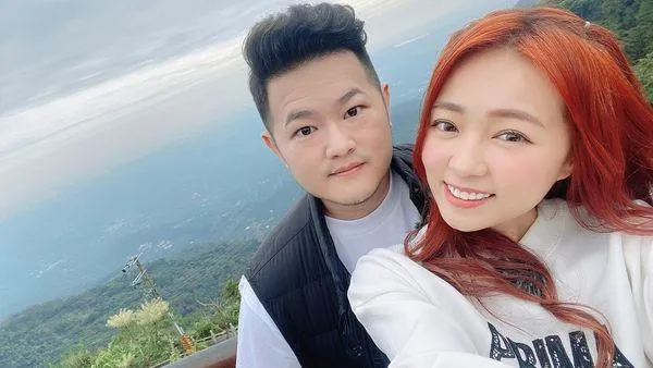 丫頭（詹子晴）與老公王惟立結婚5年。（圖／翻攝詹子晴丫頭小闆娘 臉書）