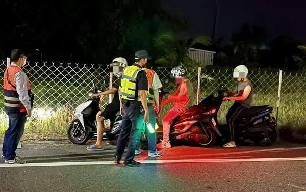 屏東東港警方明日起將執行交通大執法。（圖／翻攝畫面）