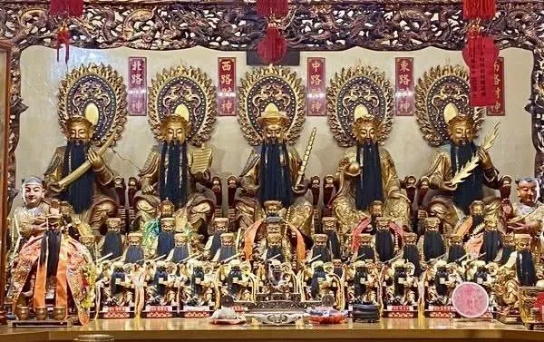 松山霞海城隍廟祀奉的五路財神相當靈驗。(圖/翻攝自霞海城隍廟臉書)