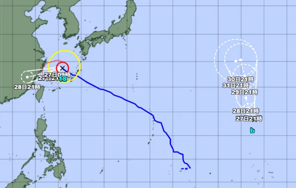 熱帶低壓（右）生成，最快24小時內將增強為颱風。（圖／翻攝自日本氣象廳網站）