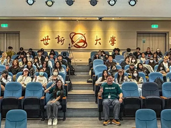 國泰集團關係企業華卡企業永續顧問與招募顧問助力世新英語暨傳播應用學系學生洞見職場趨勢。（圖／世新大學提供）