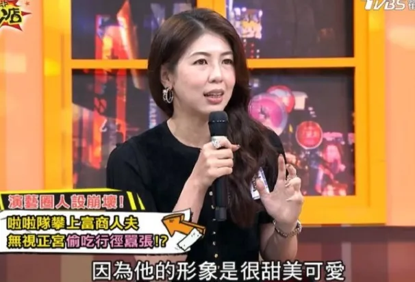 李怡貞感嘆,短影音充斥許多危險橋段,但年輕人難以分辨真假,甚至可能模仿而釀禍。(示意圖/翻攝自YouTube《11點熱吵店》)