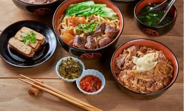 知名牛肉麵店餐點。（圖／三商巧福臉書）