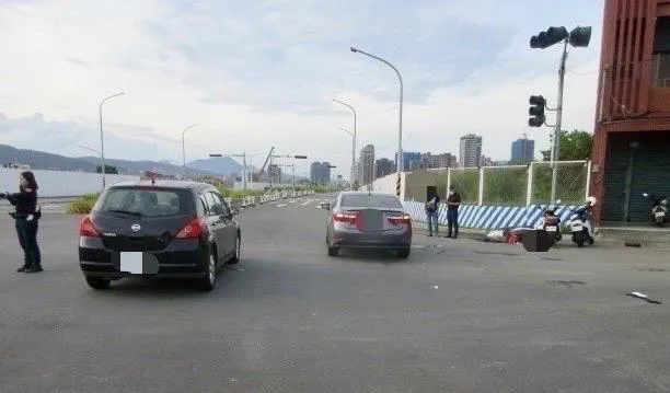 新北市新莊昨日發生一起死亡車禍。（圖／翻攝畫面）