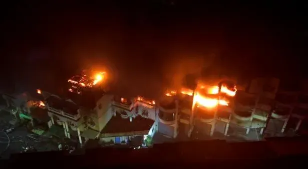 台南十間工廠發生火警。（圖／翻攝畫面）