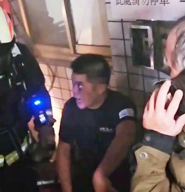詹能傑當時還跟同仁提醒火場「裡面都是衣服，要小心一點，碰到就會山崩」，竟成最後遺言。（圖／資料照／中天新聞）