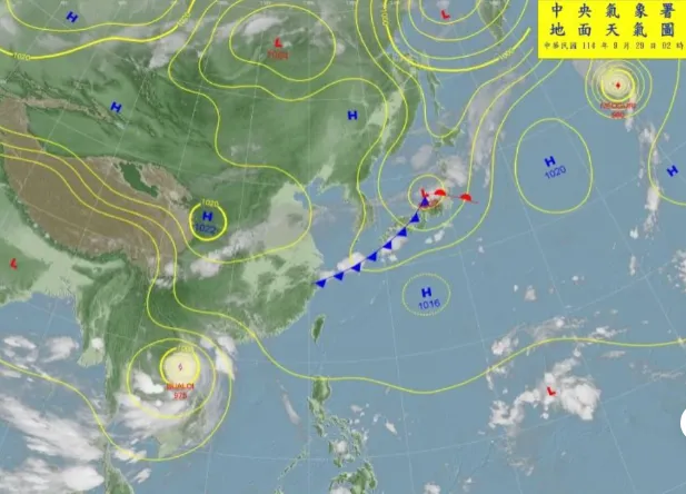 地面天氣圖。（圖／中央氣象署）
