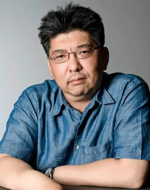 韓國聲音指導崔太永堪稱韓國電影聲音教父，他跟導演奉俊昊長期合作，作品包含《寄生上流》、《屍戰朝鮮》、《魷魚遊戲》等，近期將來台在2026金馬大師課開講。（圖／金馬執委會提供）