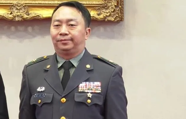 陸軍化學訓練中心的少將指揮官盧華偉傳出遭拔官處分。（圖／總統府辦公室YT）