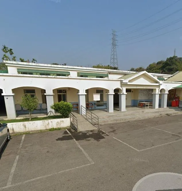 南投縣的名間殯儀館後方，24日發生綽號「瘋寬」的角頭慘死車內的事件。（圖／Google map）