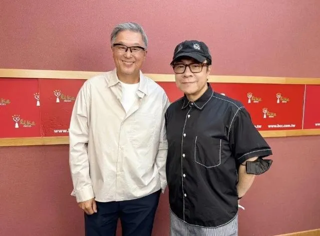 蔡康永（右）直言自己並不在乎是否因此「身敗名裂」。（圖／中廣 提供）