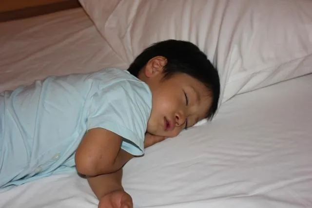 一位9歲孩童頻頻尿床，結果檢查發現竟是少了一顆腎臟。(示意圖/資料照)