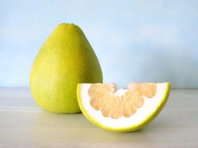 柚子皮中含有對狗狗和貓貓有毒的成分。(示意圖/Pexels)