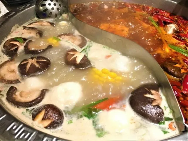 桃園有兩位女學生把店家鍋子燒乾造成鍋底漆黑,店家氣得要求他們到廚房「刷鍋」清洗。(示意圖/取自Photo AC)