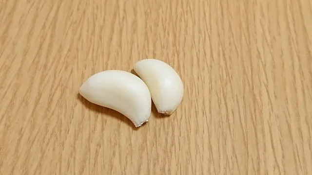 大蒜對健康有8個好處,包括「減少發炎及殺菌作用」、「降膽固醇及血壓」、「增強免疫系統,減輕感冒程度」等。(圖/Photo AC)
