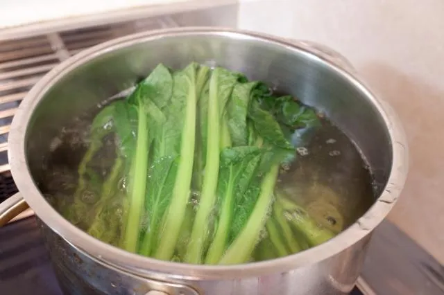 烹調時需注意,應避免高溫久炒,以保留葉酸與葉黃素的活性。(圖/Photo AC)