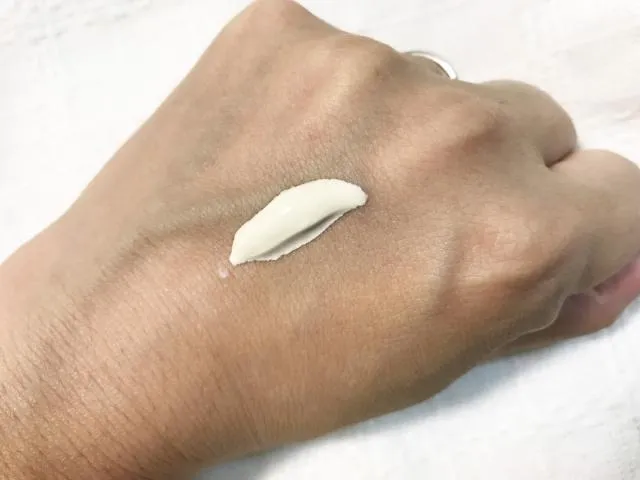 在防曬產品的使用方法上，黃軒特別提醒，需要足量塗抹，建議使用約一枚硬幣大小的量，輕柔推開。（圖／Photo AC）